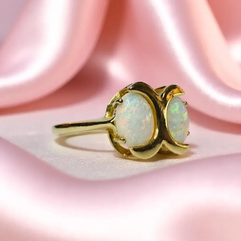 VINTAGE- 14K Gold -Natural Australian White Opal Crescent Moon Ring -Size 7 - 3g